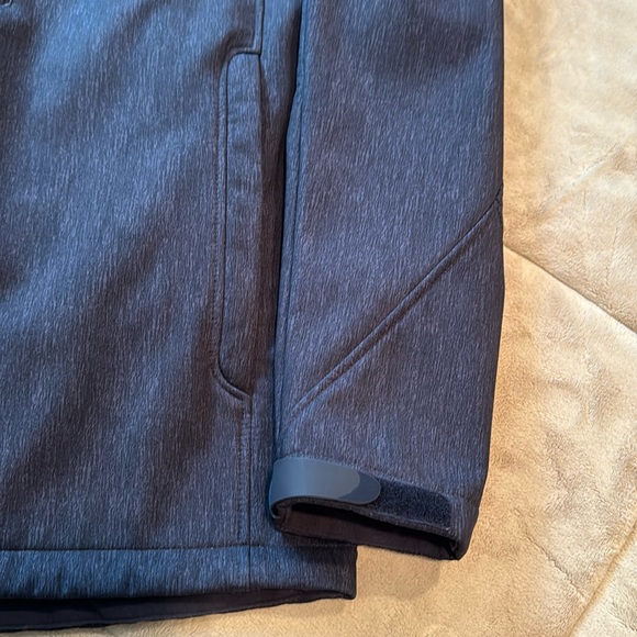 Kirkland Signature Men's Weatherproof Soft Shell Jacket | Navy | Large - Picture 9 of 9